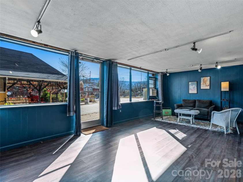 204 Sutton Avenue, Black Mountain, NC 28711.  MLS# CAR4331519, YatesRealty ID 2312. Bright entrance