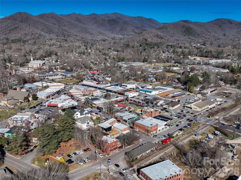 204 Sutton Avenue, Black Mountain, NC 28711.  MLS# CAR4331519, YatesRealty ID 2312. Downtown Black Mountain 