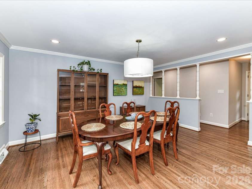 2401 Wensley Drive, Charlotte, NC 28210.  MLS# CAR4350843, YatesRealty ID 2312. 