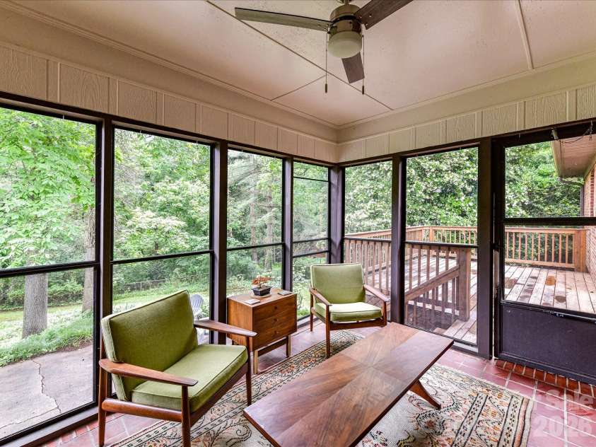 2401 Wensley Drive, Charlotte, NC 28210.  MLS# CAR4350843, YatesRealty ID 2312. 