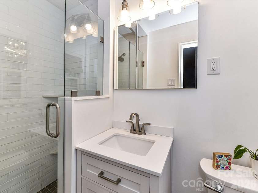 2401 Wensley Drive, Charlotte, NC 28210.  MLS# CAR4350843, YatesRealty ID 2312. 