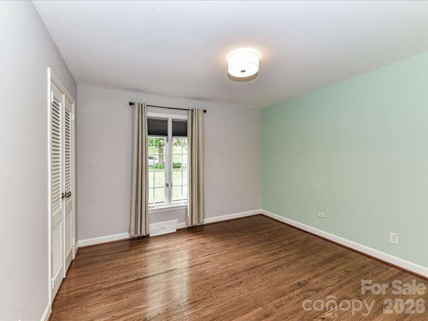2401 Wensley Drive, Charlotte, NC 28210.  MLS# CAR4350843, YatesRealty ID 2312. 