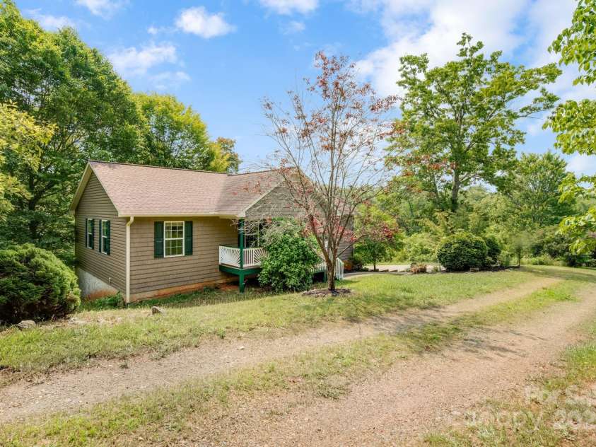 18 & 28 Sunberry Drive, Alexander, NC 28701.  MLS# CAR4266068, YatesRealty ID 23120. 