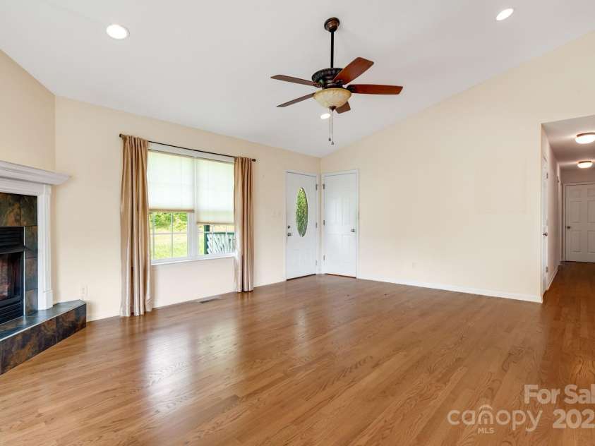 18 & 28 Sunberry Drive, Alexander, NC 28701.  MLS# CAR4266068, YatesRealty ID 23120. 