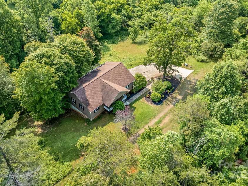 18 & 28 Sunberry Drive, Alexander, NC 28701.  MLS# CAR4266068, YatesRealty ID 23120. 