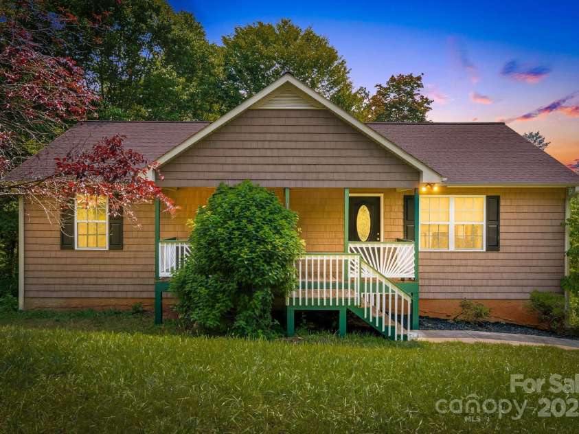18 & 28 Sunberry Drive, Alexander, NC 28701.  MLS# CAR4266068, YatesRealty ID 23120. 