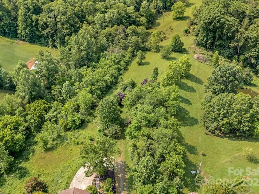 18 & 28 Sunberry Drive, Alexander, NC 28701.  MLS# CAR4266068, YatesRealty ID 23120. 