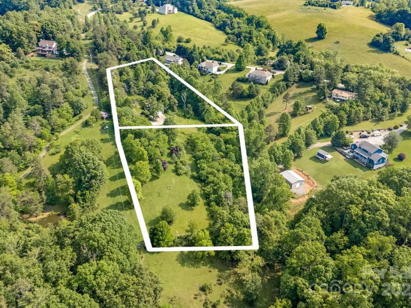 18 & 28 Sunberry Drive, Alexander, NC 28701.  MLS# CAR4266068, YatesRealty ID 23120. 