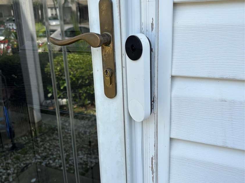 5650 Kimmerly Woods Drive, Charlotte, NC 28215.  MLS# CAR4268488, YatesRealty ID 23121. Front doorbell