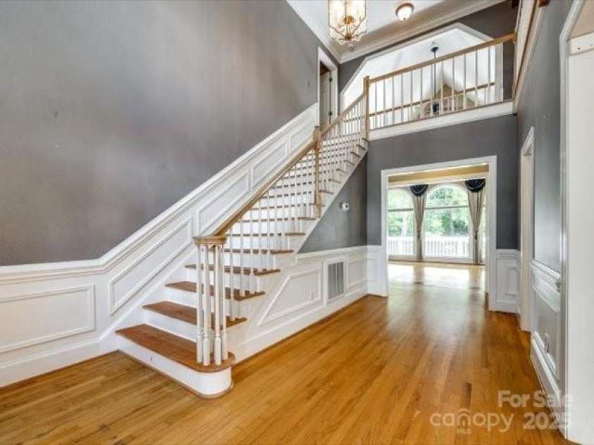 15618 Eagleview Drive, Charlotte, NC 28278.  MLS# CAR4248244, YatesRealty ID 23122. 