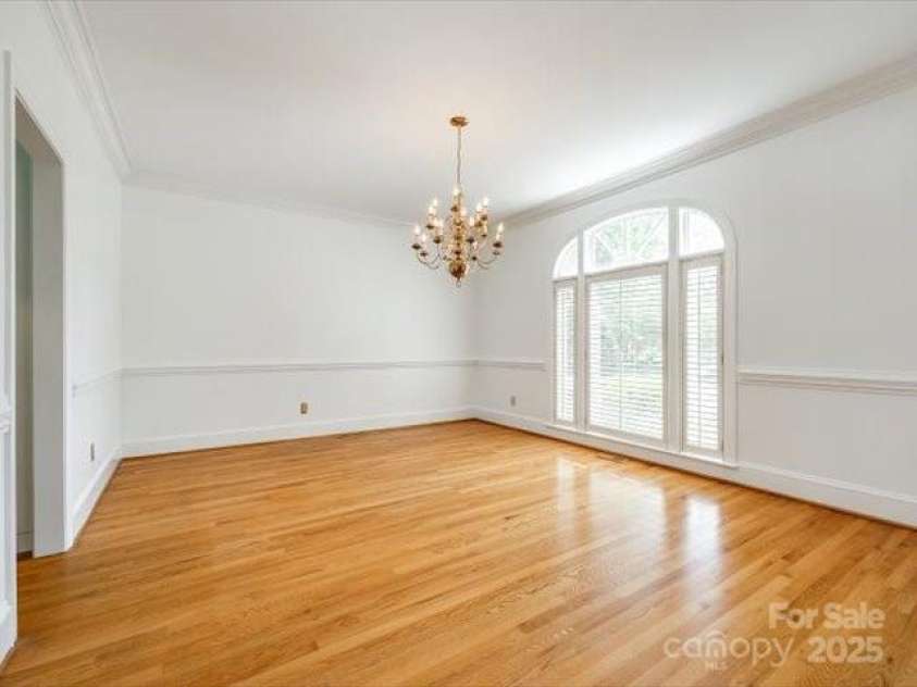15618 Eagleview Drive, Charlotte, NC 28278.  MLS# CAR4248244, YatesRealty ID 23122. 