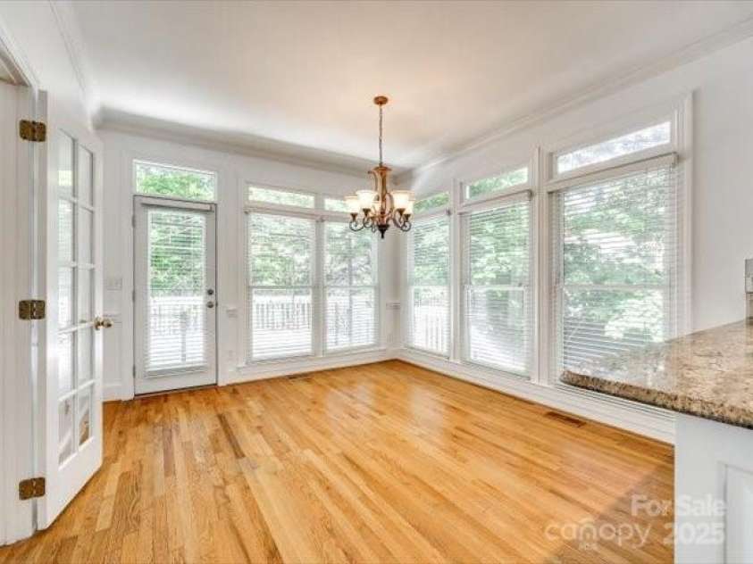 15618 Eagleview Drive, Charlotte, NC 28278.  MLS# CAR4248244, YatesRealty ID 23122. 