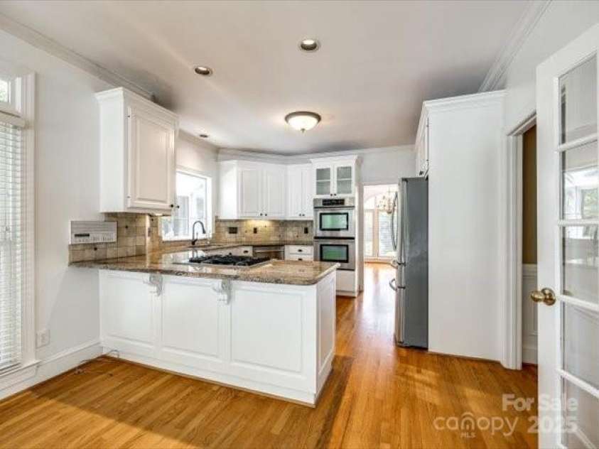 15618 Eagleview Drive, Charlotte, NC 28278.  MLS# CAR4248244, YatesRealty ID 23122. 