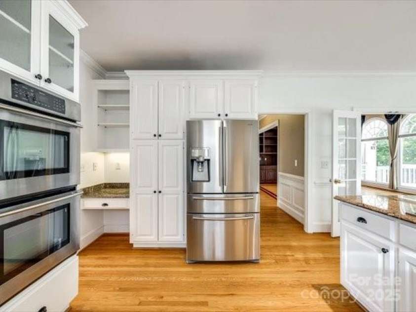 15618 Eagleview Drive, Charlotte, NC 28278.  MLS# CAR4248244, YatesRealty ID 23122. 