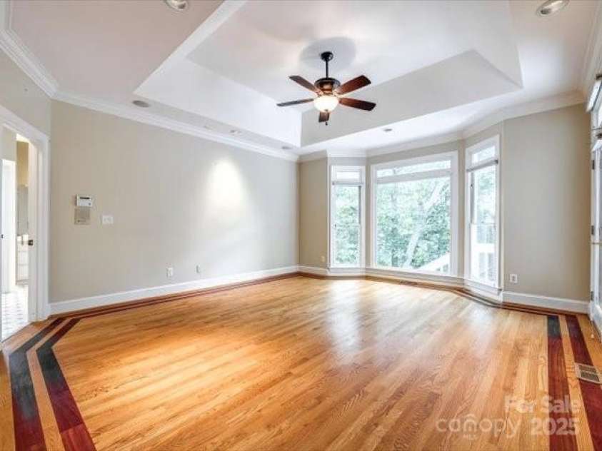 15618 Eagleview Drive, Charlotte, NC 28278.  MLS# CAR4248244, YatesRealty ID 23122. 
