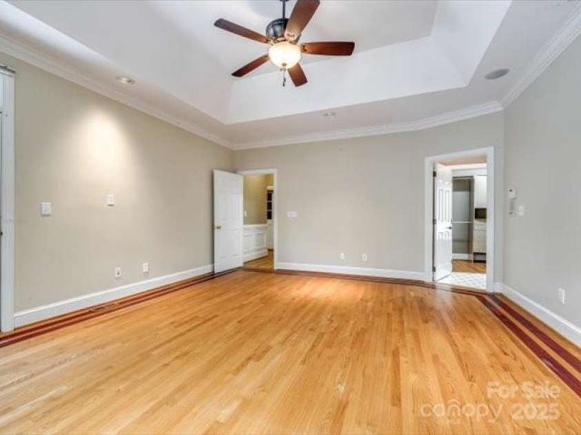 15618 Eagleview Drive, Charlotte, NC 28278.  MLS# CAR4248244, YatesRealty ID 23122. 