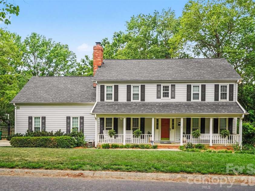 7928 Covey Chase Drive, Charlotte, NC 28210.  MLS# CAR4371699, YatesRealty ID 23122. 