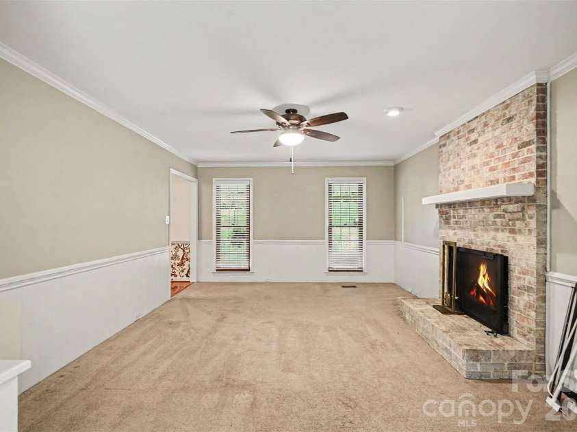 7928 Covey Chase Drive, Charlotte, NC 28210.  MLS# CAR4371699, YatesRealty ID 23122. 