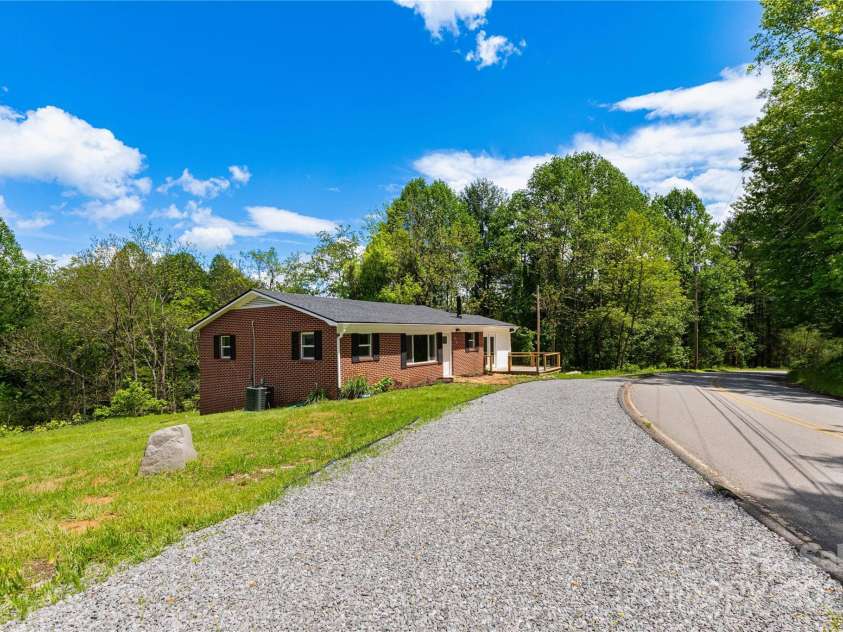 1318 Crawford Road, Waynesville, NC 28785.  MLS# CAR4256771, YatesRealty ID 23123. 