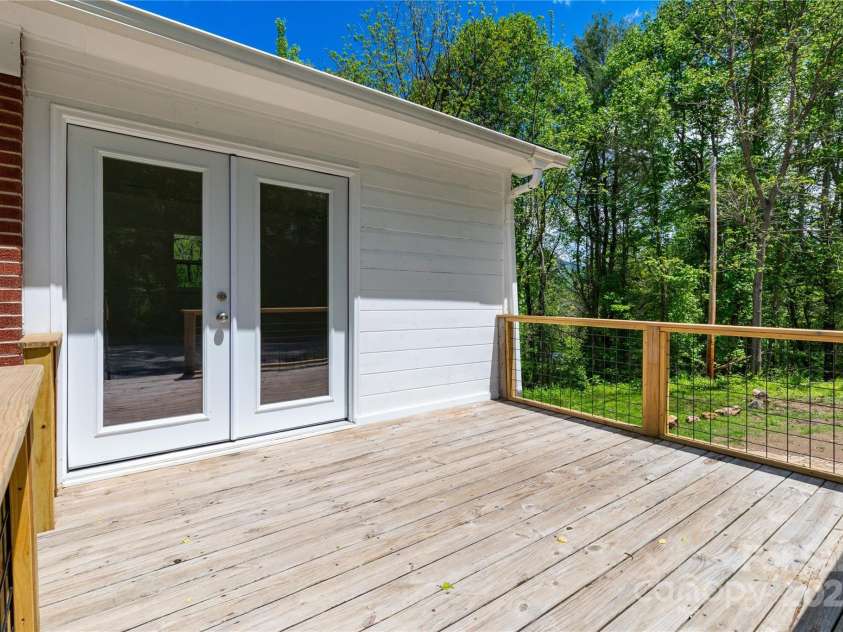 1318 Crawford Road, Waynesville, NC 28785.  MLS# CAR4256771, YatesRealty ID 23123. 