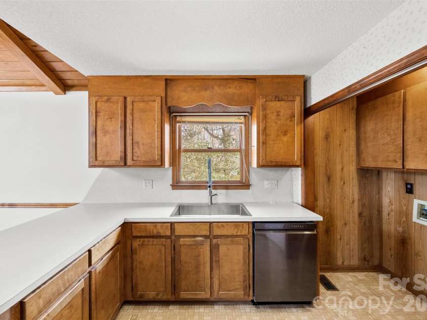 2010 Sprucewood Street, Albemarle, NC 28001.  MLS# CAR4354173, YatesRealty ID 23123. 