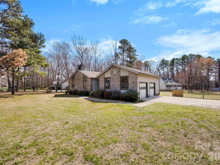 2010 Sprucewood Street, Albemarle, NC 28001.  MLS# CAR4354173, YatesRealty ID 23123. 
