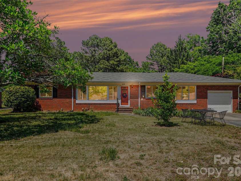 6339 Thelo Drive, Charlotte, NC 28212.  MLS# CAR4378334, YatesRealty ID 23124. 
