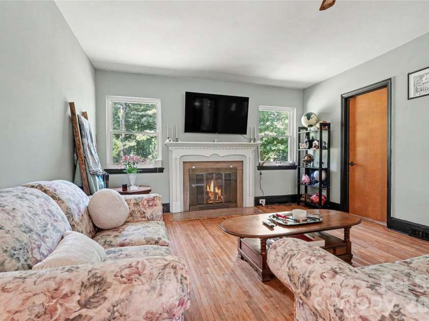 6339 Thelo Drive, Charlotte, NC 28212.  MLS# CAR4378334, YatesRealty ID 23124. 