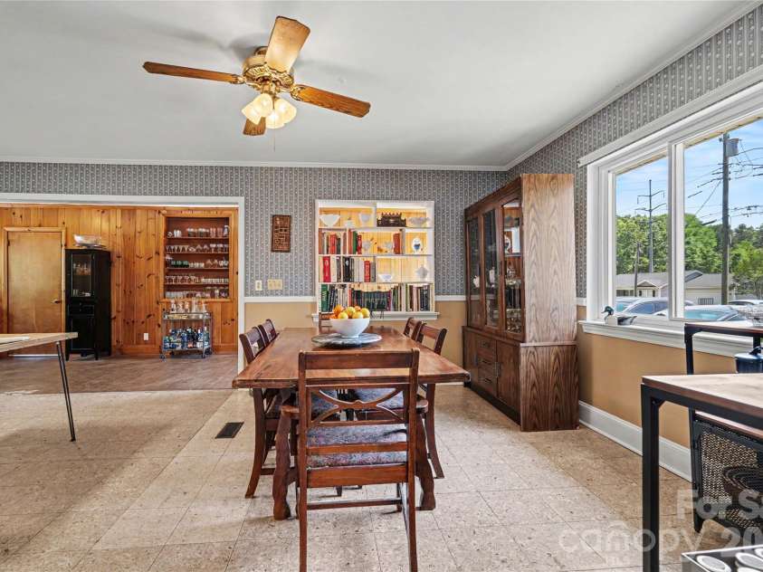 6339 Thelo Drive, Charlotte, NC 28212.  MLS# CAR4378334, YatesRealty ID 23124. 