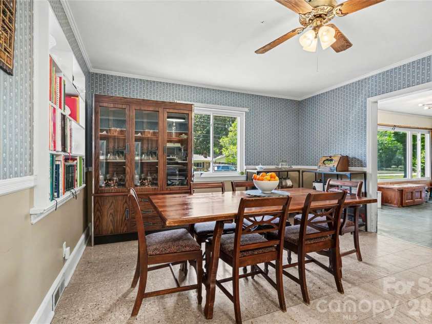 6339 Thelo Drive, Charlotte, NC 28212.  MLS# CAR4378334, YatesRealty ID 23124. 