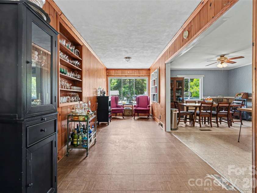 6339 Thelo Drive, Charlotte, NC 28212.  MLS# CAR4378334, YatesRealty ID 23124. 