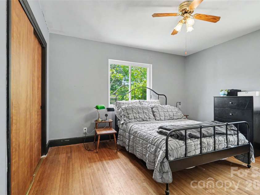 6339 Thelo Drive, Charlotte, NC 28212.  MLS# CAR4378334, YatesRealty ID 23124. 