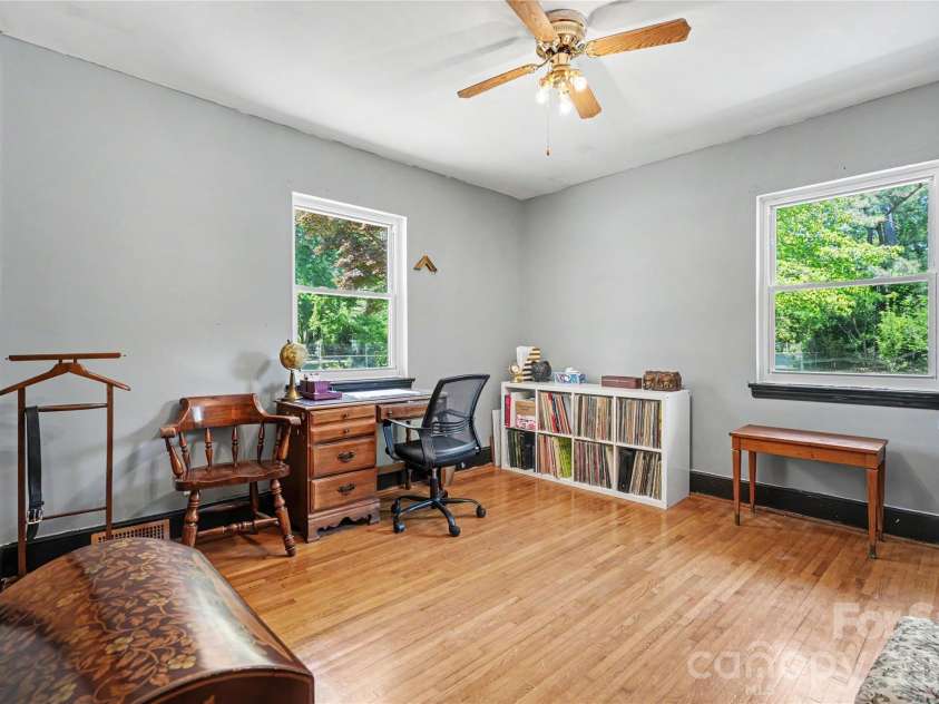 6339 Thelo Drive, Charlotte, NC 28212.  MLS# CAR4378334, YatesRealty ID 23124. 