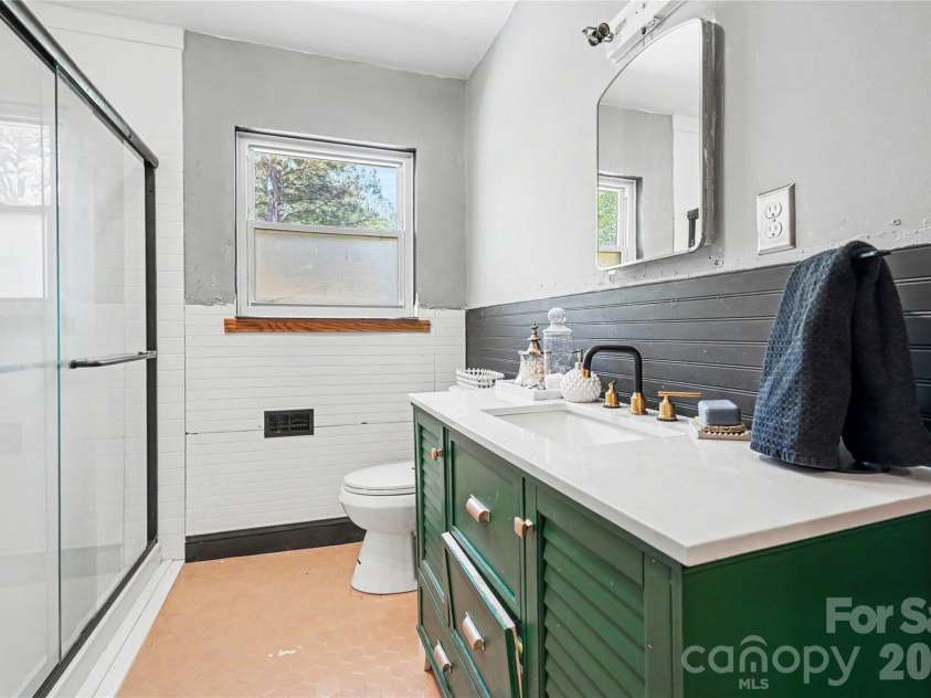 6339 Thelo Drive, Charlotte, NC 28212.  MLS# CAR4378334, YatesRealty ID 23124. 