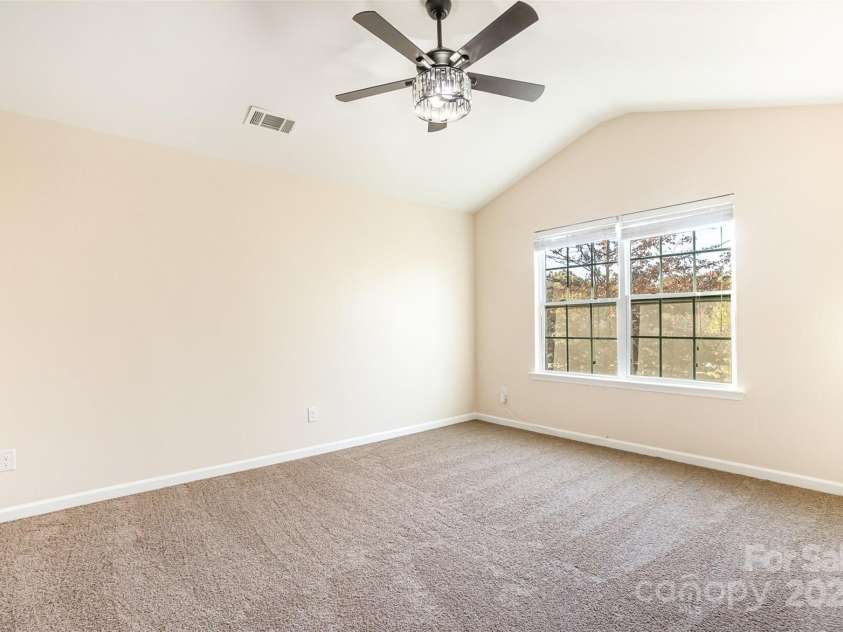 9036 Bradstreet Commons Way, Charlotte, NC 28215.  MLS# CAR4200197, YatesRealty ID 23125. 