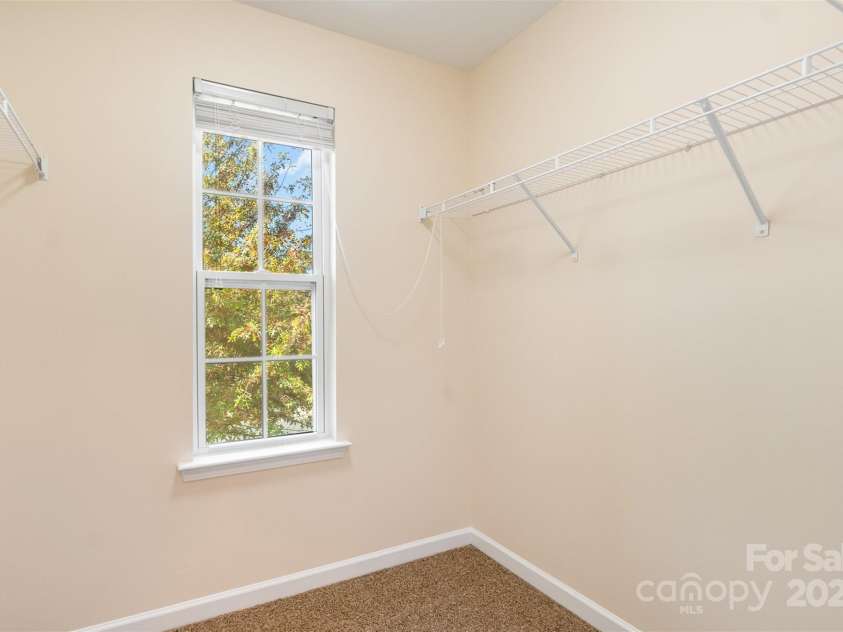 9036 Bradstreet Commons Way, Charlotte, NC 28215.  MLS# CAR4200197, YatesRealty ID 23125. 