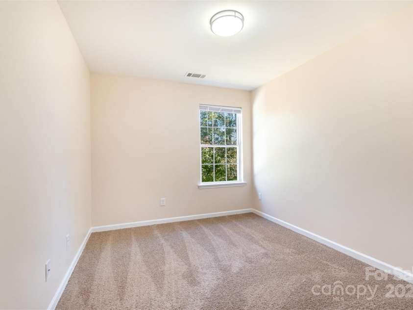 9036 Bradstreet Commons Way, Charlotte, NC 28215.  MLS# CAR4200197, YatesRealty ID 23125. 