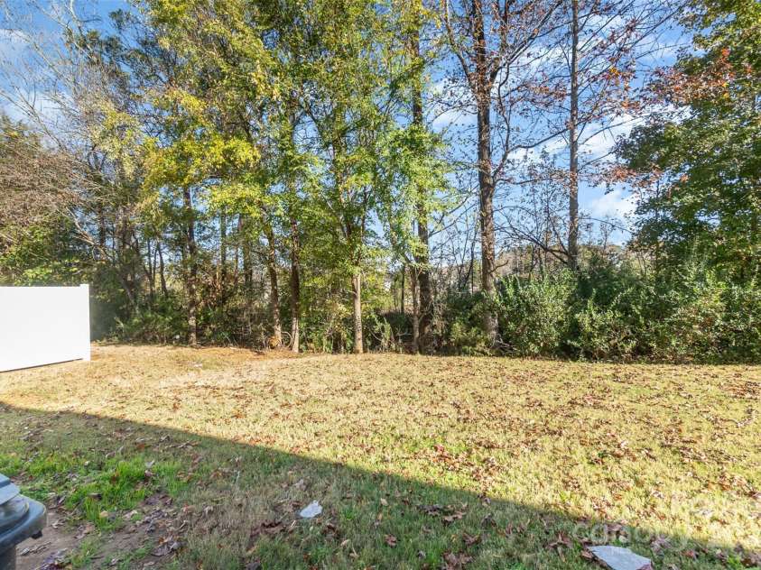 9036 Bradstreet Commons Way, Charlotte, NC 28215.  MLS# CAR4200197, YatesRealty ID 23125. 
