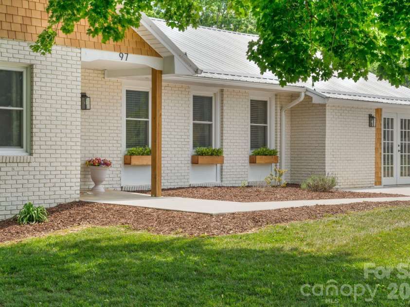 97 Paul Holland Road, Canton, NC 28716.  MLS# CAR4382350, YatesRealty ID 23126. 