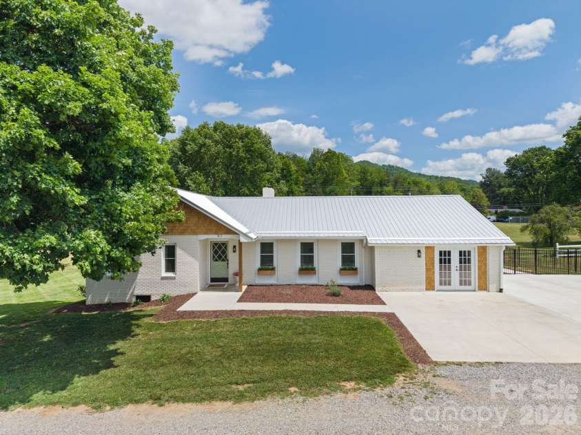 97 Paul Holland Road, Canton, NC 28716.  MLS# CAR4382350, YatesRealty ID 23126. 