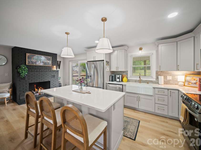 97 Paul Holland Road, Canton, NC 28716.  MLS# CAR4382350, YatesRealty ID 23126. 