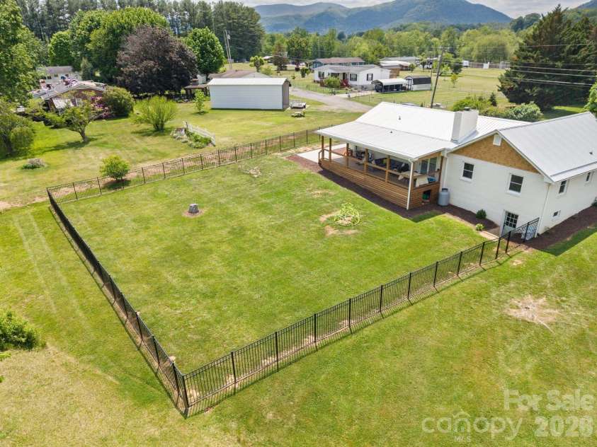 97 Paul Holland Road, Canton, NC 28716.  MLS# CAR4382350, YatesRealty ID 23126. 
