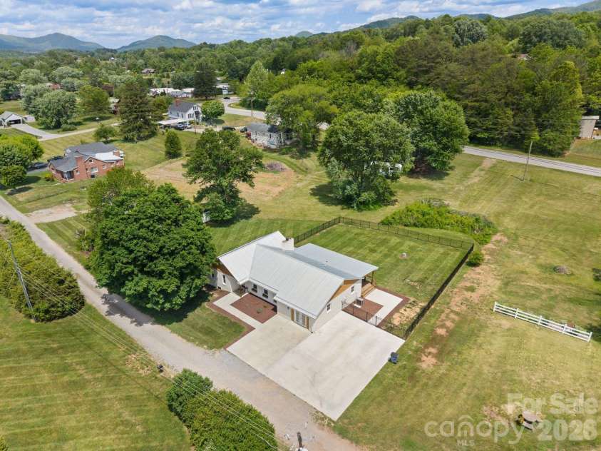 97 Paul Holland Road, Canton, NC 28716.  MLS# CAR4382350, YatesRealty ID 23126. 