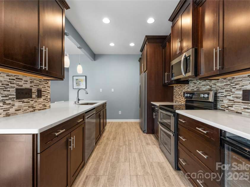1326 Anthem Court, Charlotte, NC 28205.  MLS# CAR4274745, YatesRealty ID 23127. 