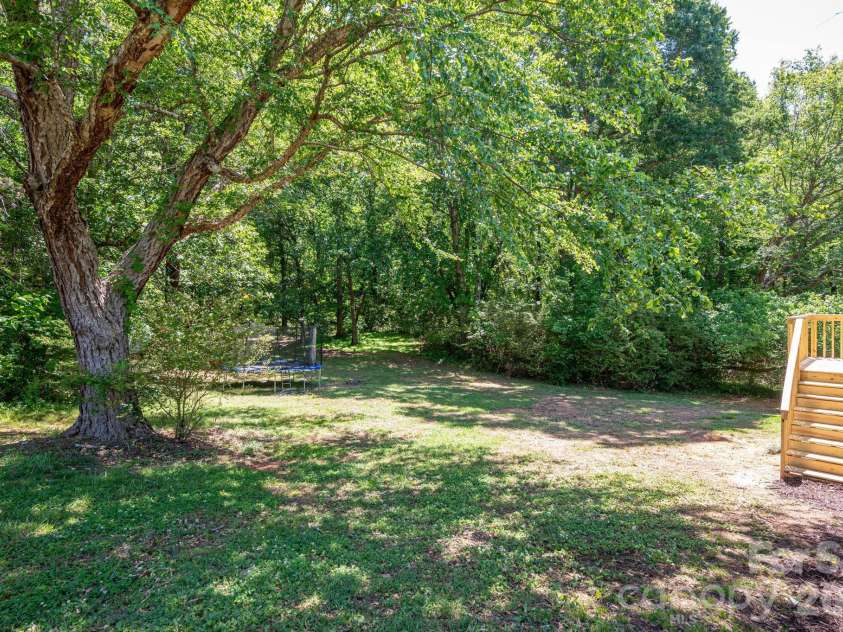 636 Poplar Drive, Shelby, NC 28152.  MLS# CAR4382256, YatesRealty ID 23127. 