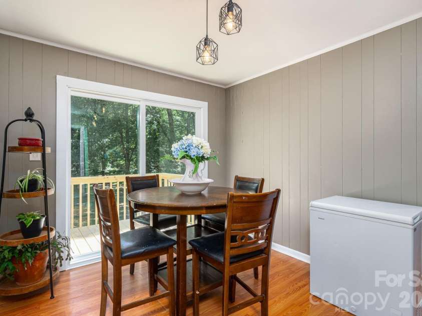 636 Poplar Drive, Shelby, NC 28152.  MLS# CAR4382256, YatesRealty ID 23127. 