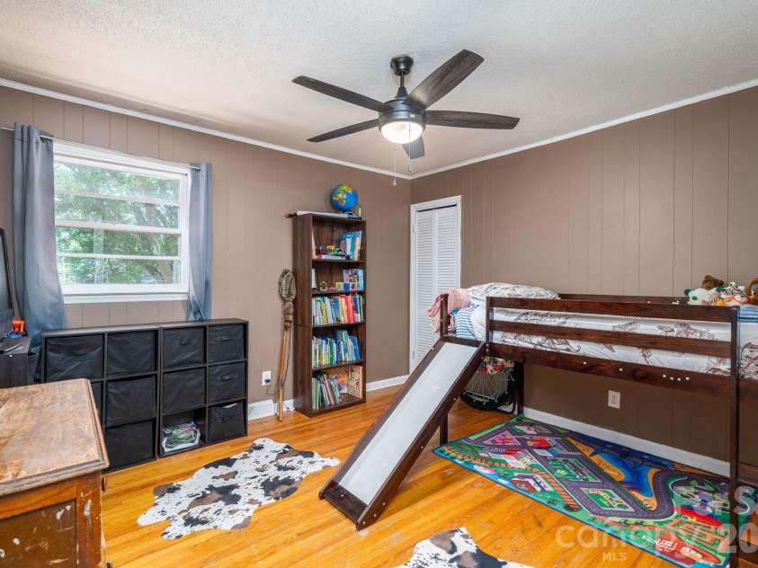 636 Poplar Drive, Shelby, NC 28152.  MLS# CAR4382256, YatesRealty ID 23127. 