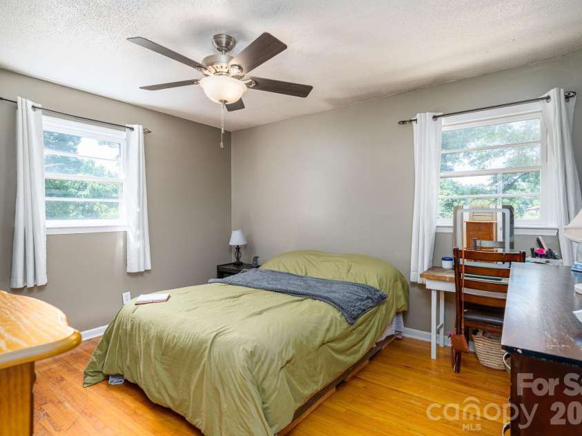 636 Poplar Drive, Shelby, NC 28152.  MLS# CAR4382256, YatesRealty ID 23127. 