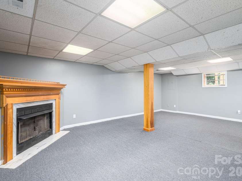 636 Poplar Drive, Shelby, NC 28152.  MLS# CAR4382256, YatesRealty ID 23127. 