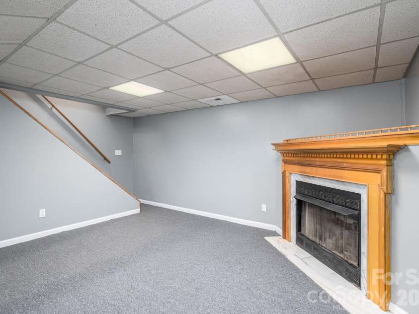 636 Poplar Drive, Shelby, NC 28152.  MLS# CAR4382256, YatesRealty ID 23127. 